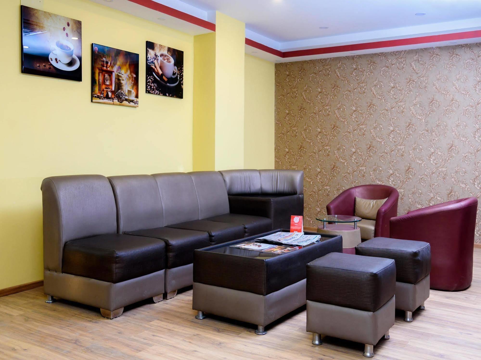 Oyo 105 Hotel Travel Inn Katmandou Extérieur photo