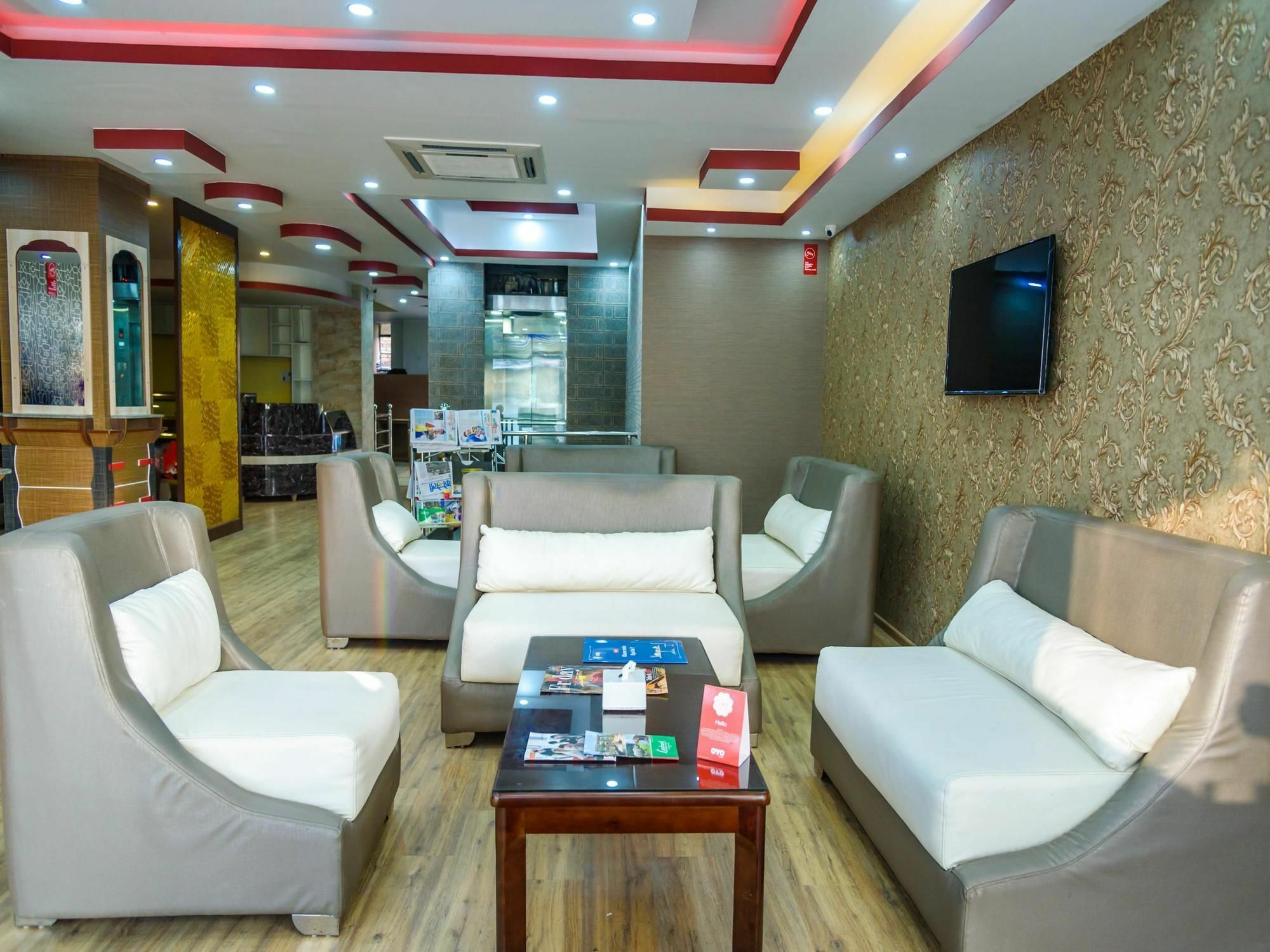 Oyo 105 Hotel Travel Inn Katmandou Extérieur photo