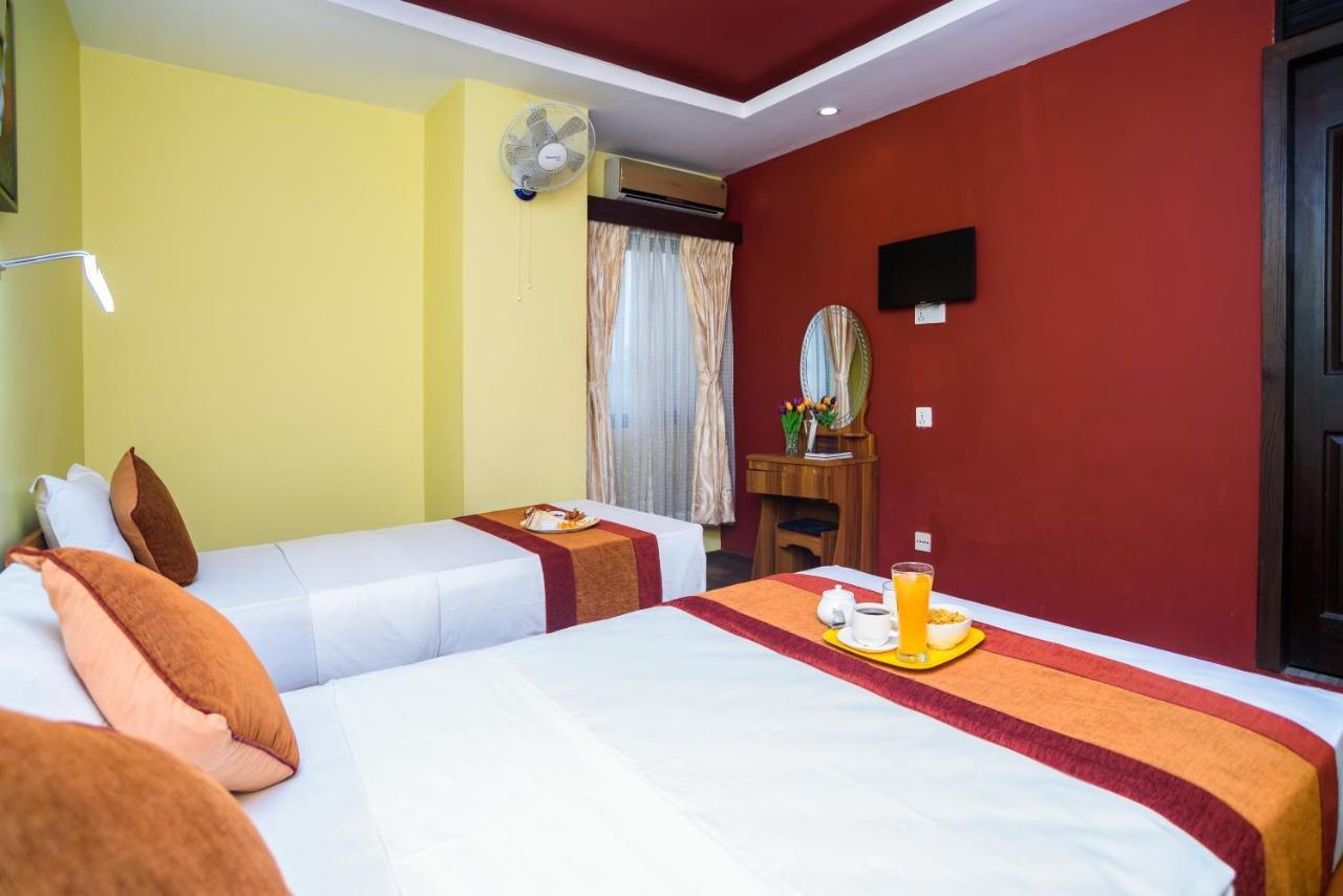 Oyo 105 Hotel Travel Inn Katmandou Extérieur photo